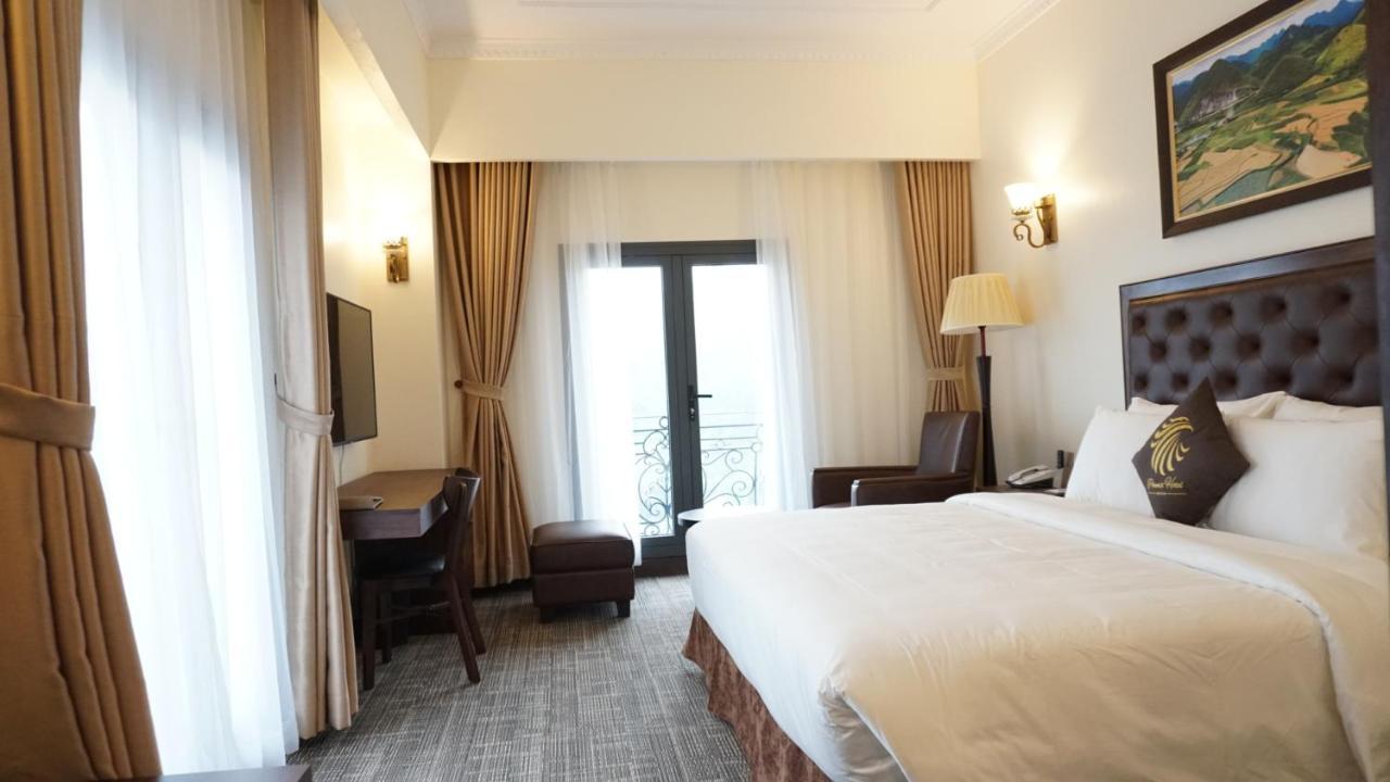 Hotel Phoenix 4*